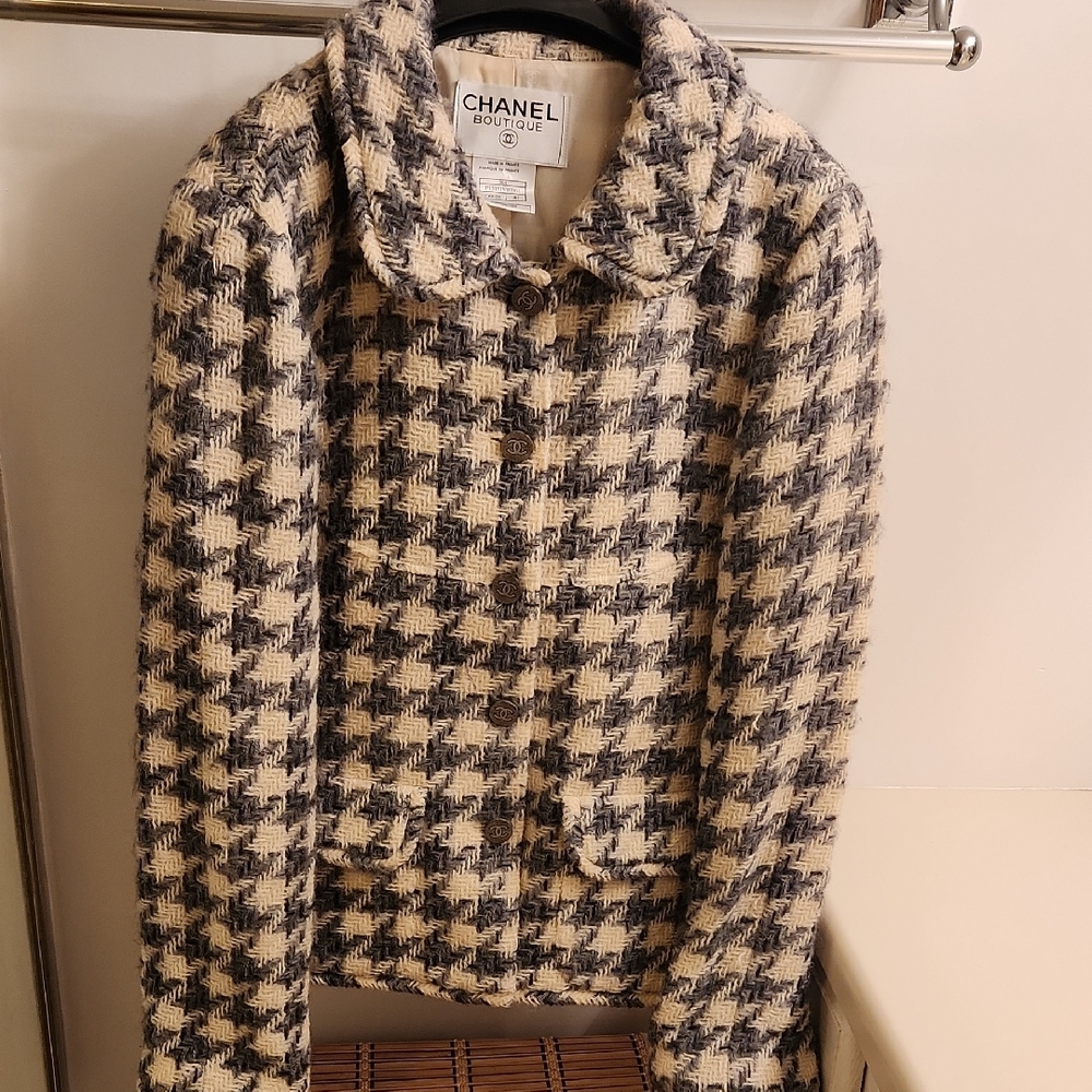 Chanel Boutique Houndstooth Jacket